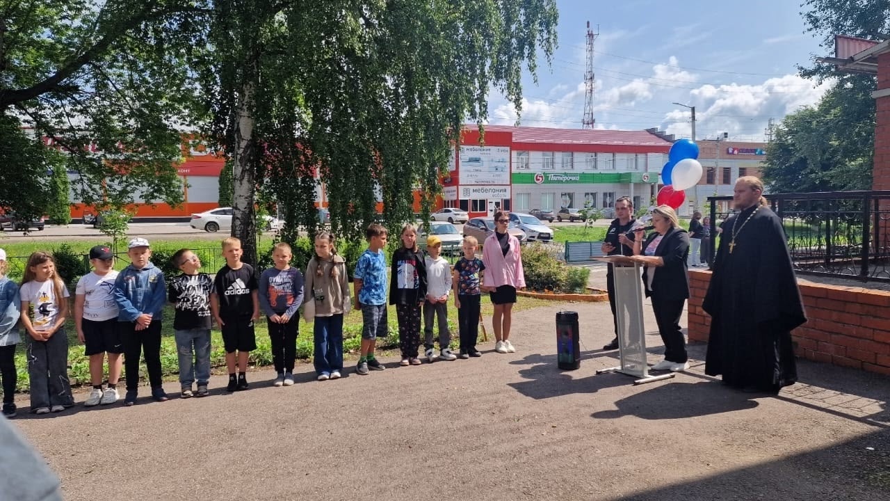 20 июня в ЛДП «Антошка» прошла торжественная линейка, посвящённая 22 июня— Дню памяти и скорби..